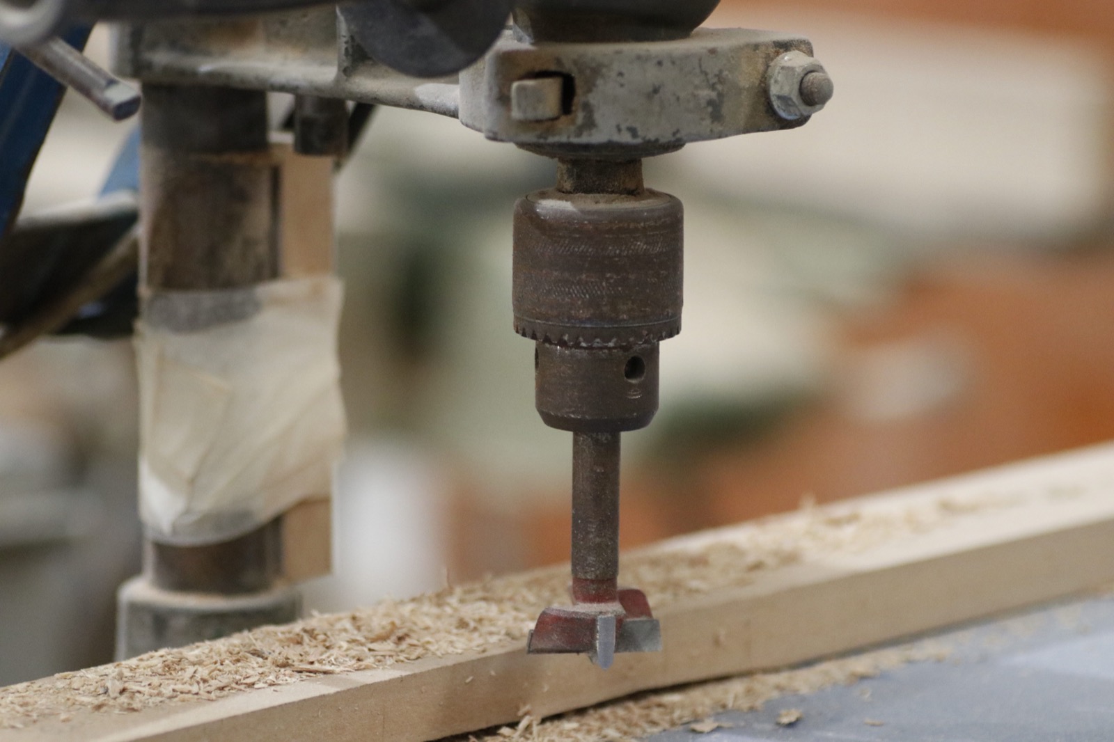 Welche Schraube für Holz & OSB? Richtig schrauben ohne Reißen – so machen es Profis